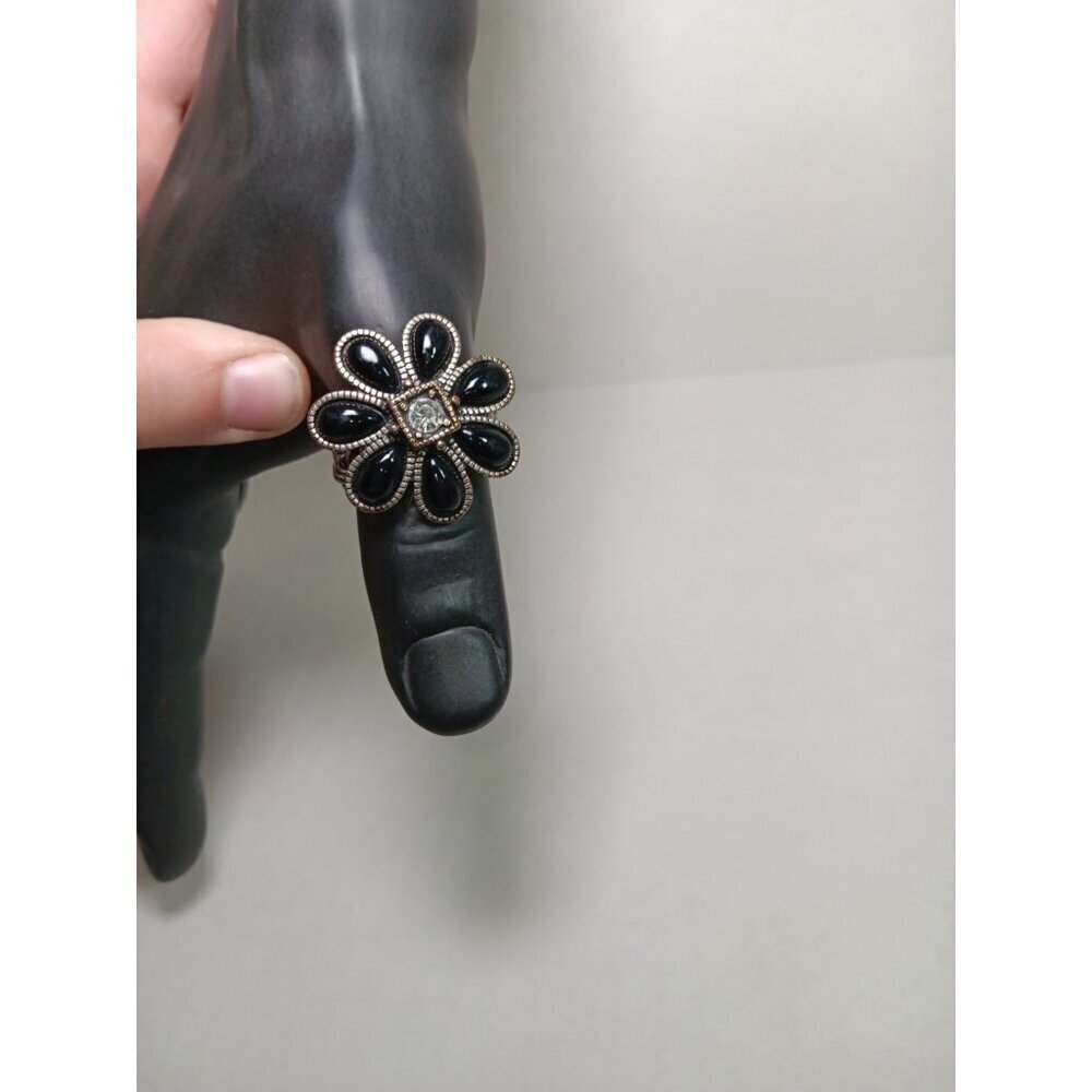 Floral Ring Center Stone Rhinestone With Black Stone Petals Stretch Band
